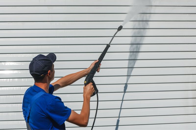 Cleaning Faded Vinyl Siding